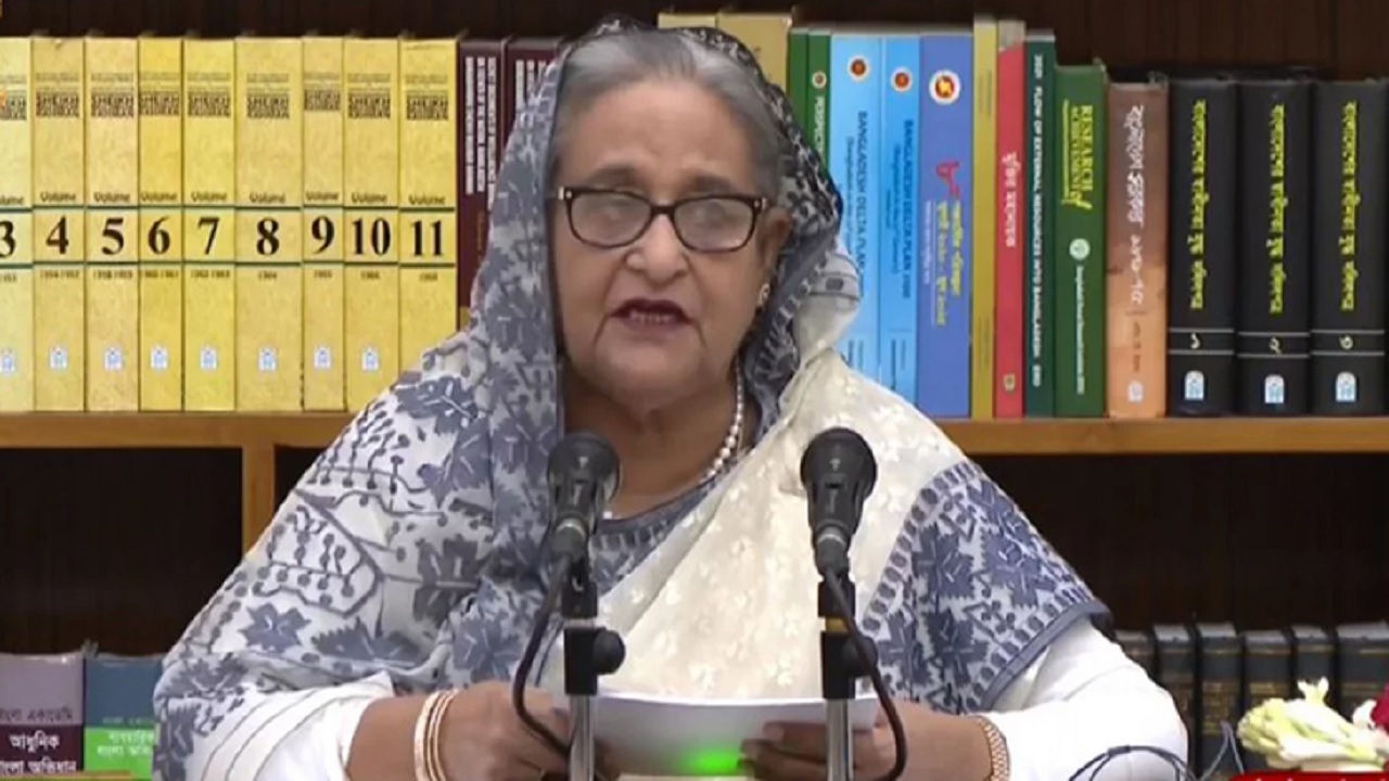 সংবাদ সম্মেলনে কথা বলছেন প্রধানমন্ত্রী শেখ হাসিনা। ছবি : সংগৃহীত