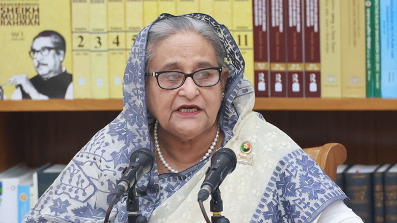 সংবাদ সম্মেলনে প্রধানমন্ত্রী শেখ হাসিনা। ছবি : সংগৃহীত