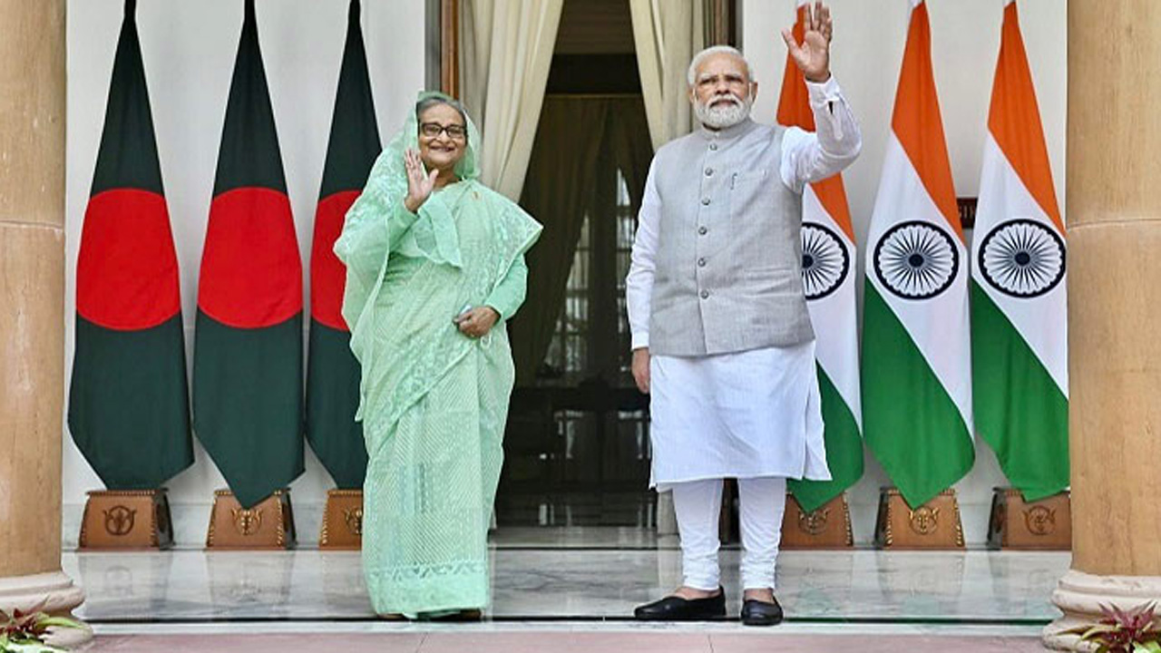 প্রধানমন্ত্রী শেখ হাসিনা ও নরেন্দ্র মোদি। পুরোনো ছবি