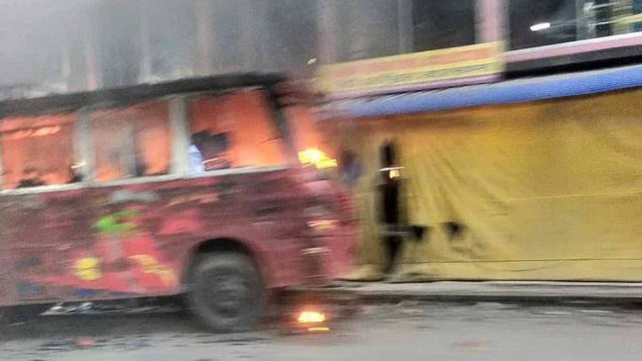 চট্টগ্রামে বাসে আগুনের ঘটনা ঘটেছে। ছবি : সংগৃহীত