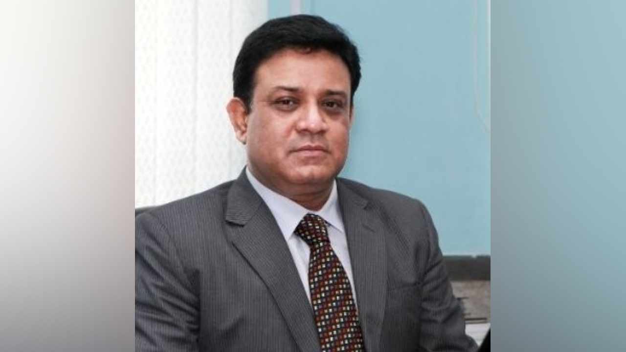 ঢাকা বিশ্ববিদ্যালয়ের দায়িত্বপ্রাপ্ত নতুন উপাচার্য অধ্যাপক ড. এ এস এম মাকসুদ কামাল। ছবি : সৌজন্য