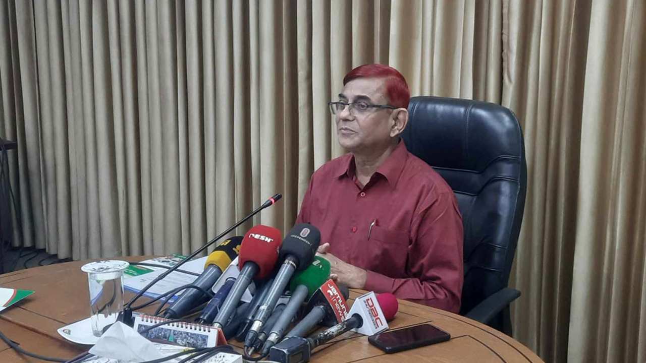 রাজধানীর ইস্কাটনে প্রবাসী কল্যাণ ভবনে ডিএমটিসিএলের ব্যবস্থাপনা পরিচালক এম এ এন ছিদ্দিক। ছবি : কালবেলা