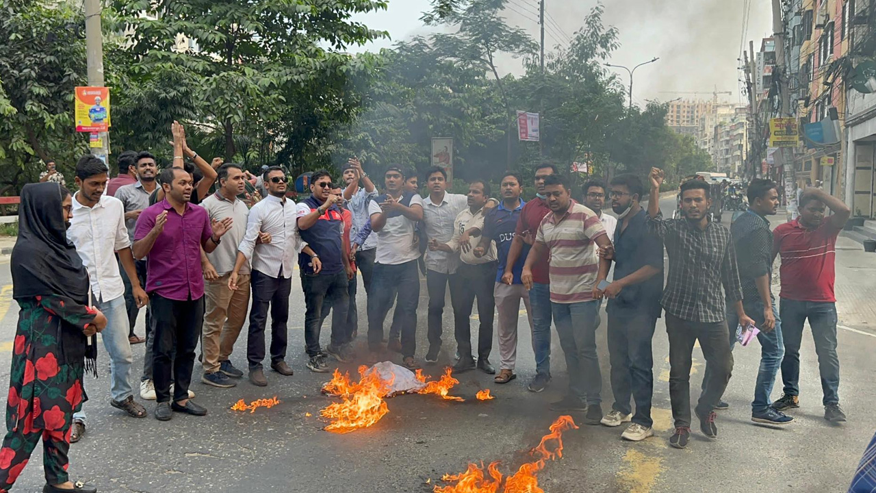 রাজধানীর রামপুরায় ছাত্র দলের বিক্ষোভ সমাবেশ। ছবি : কালবেলা