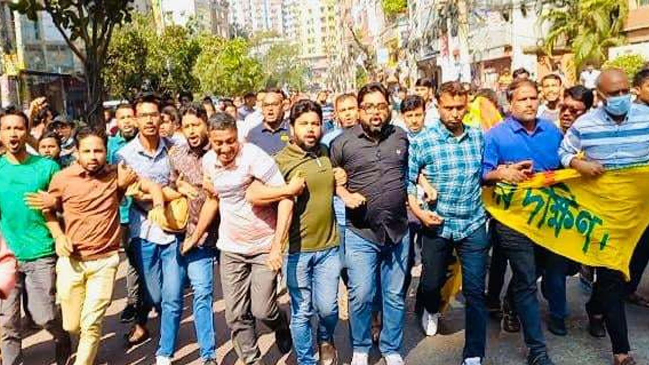 শান্তিনগরে স্বেচ্ছাসেবক দলের মিছিল। ছবি : কালবেলা