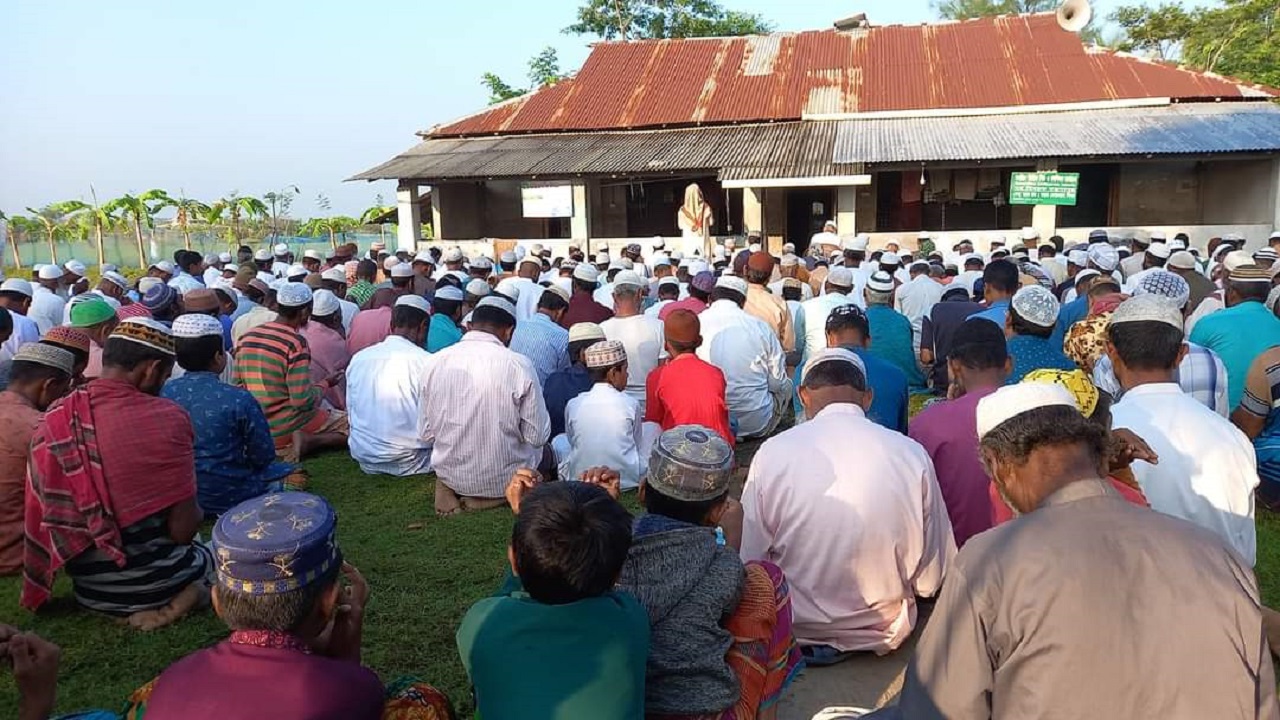 তালতলীতে বৃষ্টির জন্য বিশেষ প্রার্থনা। ছবি : কালবেলা