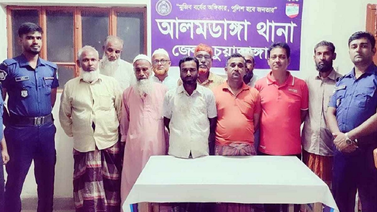 চুয়াডাঙ্গায় গ্রেপ্তারকৃতদের একাংশ। ছবি : কালবেলা