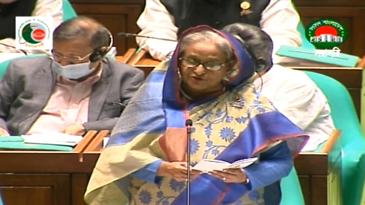 জাতীয় সংসদে বক্তব্য দিচ্ছেন প্রধানমন্ত্রী শেখ হাসিনা। ছবি : সংগৃহীত