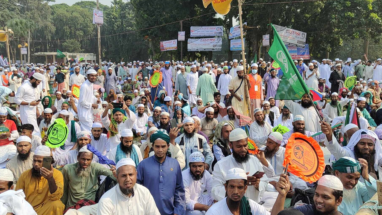 ইসলামী আন্দোলনের মহাসমাবেশ নেতাকর্মীদের ঢল। ছবি : কালবেলা