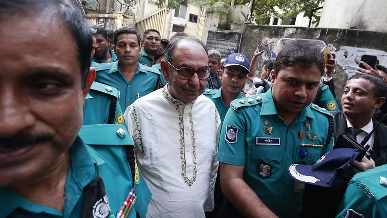 আদালতে বিএনপির স্থায়ী কমিটির সদস্য মির্জা আব্বাস। ছবি : কালবেলা