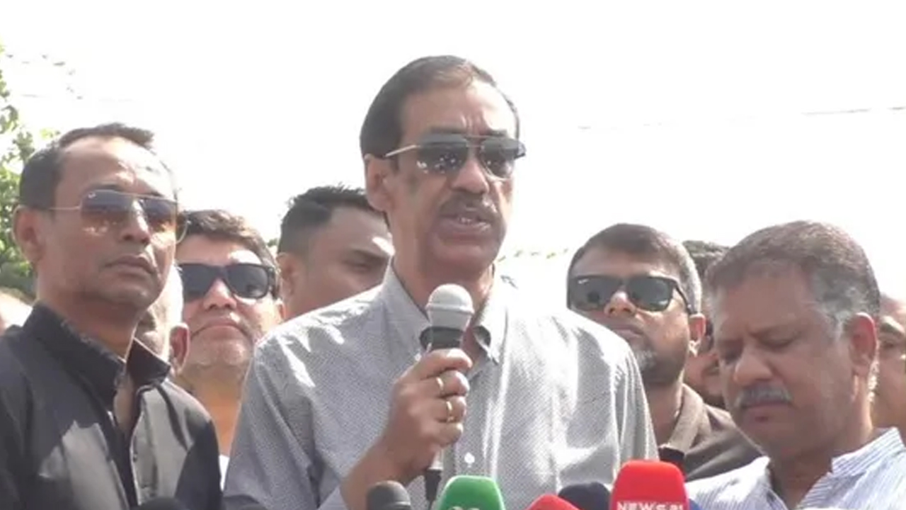 নারায়ণগঞ্জের সমাবেশে বক্তব্য দেন শামীম ওসমান। ছবি : সংগৃহীত