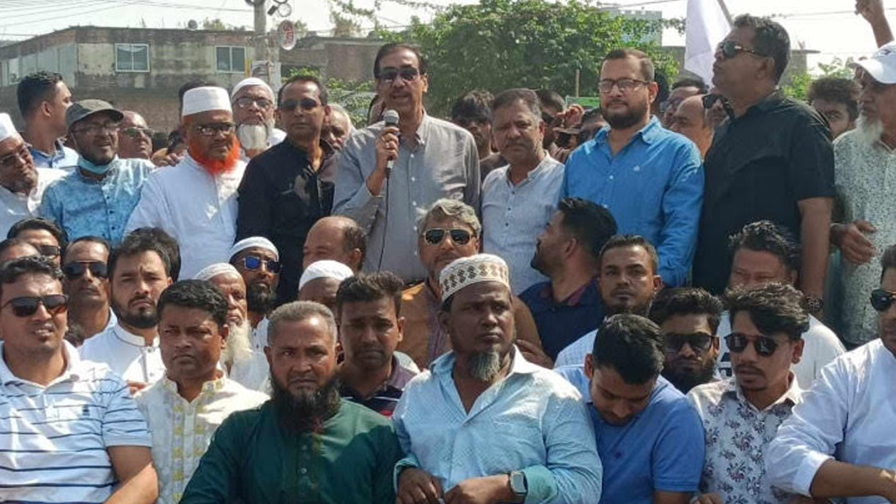 নারায়ণগঞ্জের সমাবেশে শামীম ওসমান। ছবি : কালবেলা
