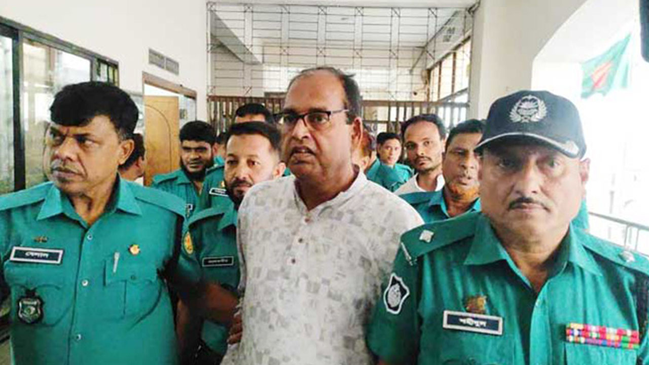 বিএনপির ভাইস চেয়ারম্যান শামসুজ্জামান দুদুকে রিমান্ড শুনানির জন্য আদালতে হাজির করা হয়েছে। ছবি : সংগৃহীত
