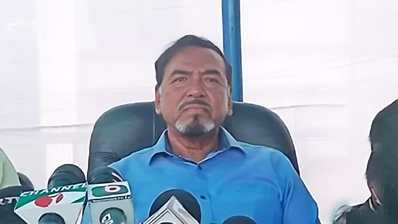 মেজর (অব.) হাফিজ উদ্দিন আহমেদ।