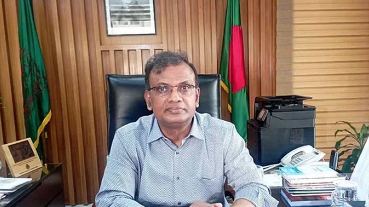 নির্বাচন কমিশনার (ইসি) মো. আনিছুর রহমান। পুরোনো ছবি