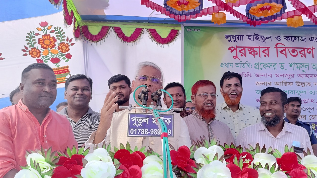 চাঁদপুরের মতলব উত্তরে বক্তব্য দিচ্ছেন পরিকল্পনা প্রতিমন্ত্রী ড. শামসুল আলম। ছবি : কালবেলা