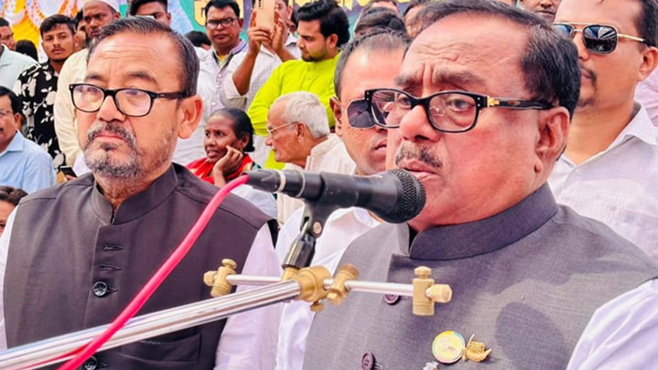 খাদ্যমন্ত্রী সাধন চন্দ্র মজুমদার। পুরোনো ছবি।