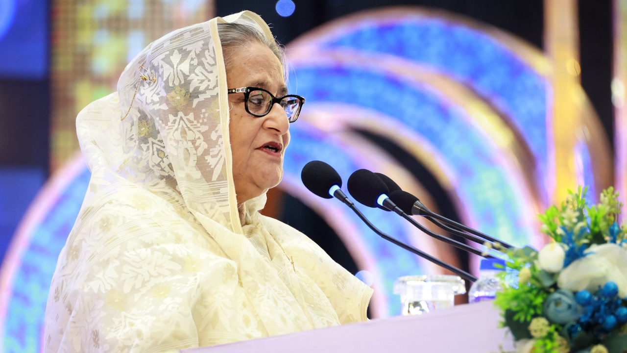 ‘জাতীয় চলচ্চিত্র পুরস্কার-২০২২’ প্রদান অনুষ্ঠানে বক্তব্য দেন প্রধানমন্ত্রী শেখ হাসিনা। ছবি : বাসস
