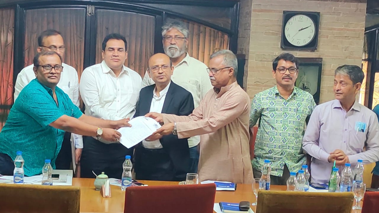 নির্বাচনী ইশতেহারে সুন্দরবন উপকূলের উন্নয়নে সুনির্দিষ্ট অঙ্গীকার তুলে ধরার আহ্বান জানিয়েছেন নাগরিক আন্দোলনের প্রতিনিধিরা। ছবি : কালবেলা