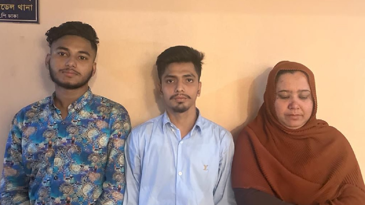 অর্থ আত্মসাৎ ও প্রতারণার অভিযোগে ৩ জনকে গ্রেপ্তার করেছে পুলিশ। ছবি : কালবেলা