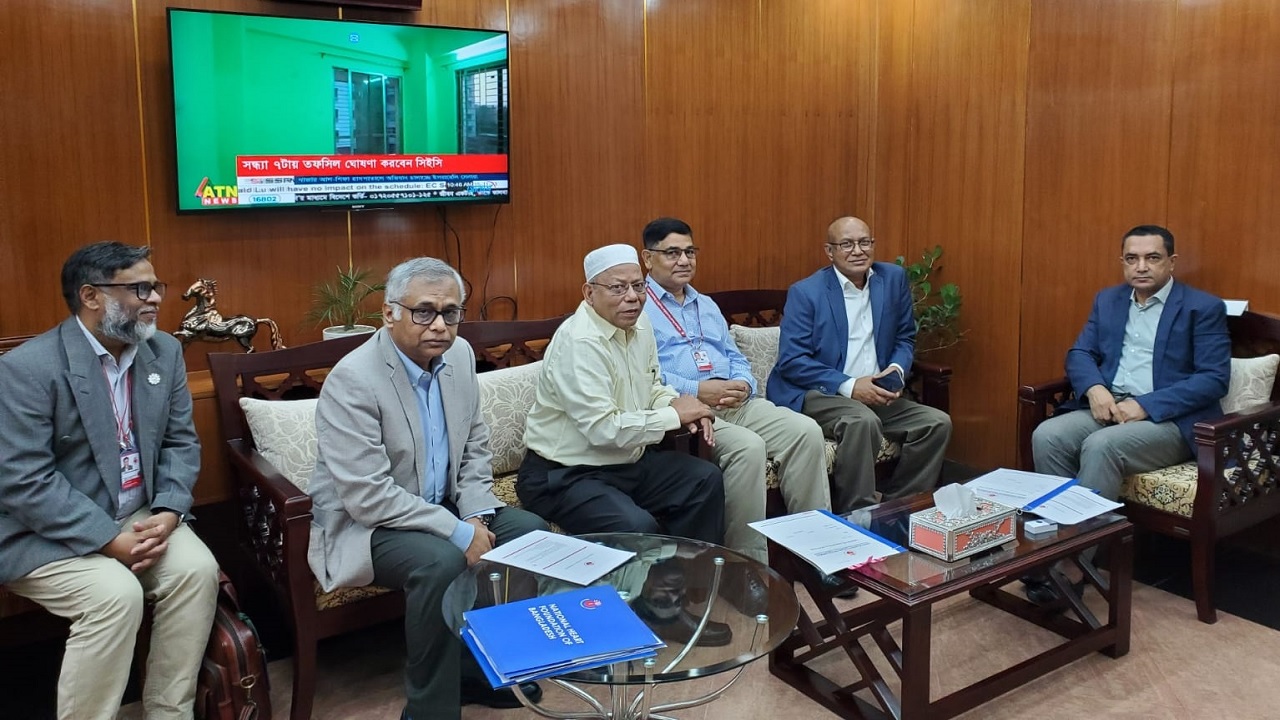 তামাক নিয়ন্ত্রণ আইন দ্রুত সংশোধনের জন্য প্রয়োজনীয় পদক্ষেপ গ্রহণ করার আশ্বাস দিয়েছেন স্বাস্থ্যসেবা বিভাগের সচিব মো. জাহাঙ্গীর আলম। ছবি : কালবেলা