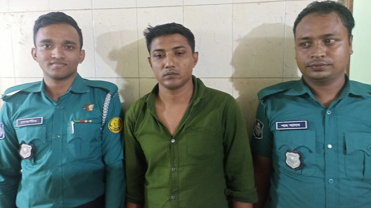 সিলেটে সাড়ে ১২ টন ভারতীয় চিনি জব্দের ঘটনায় আটক ১। ছবি : কালবেলা
