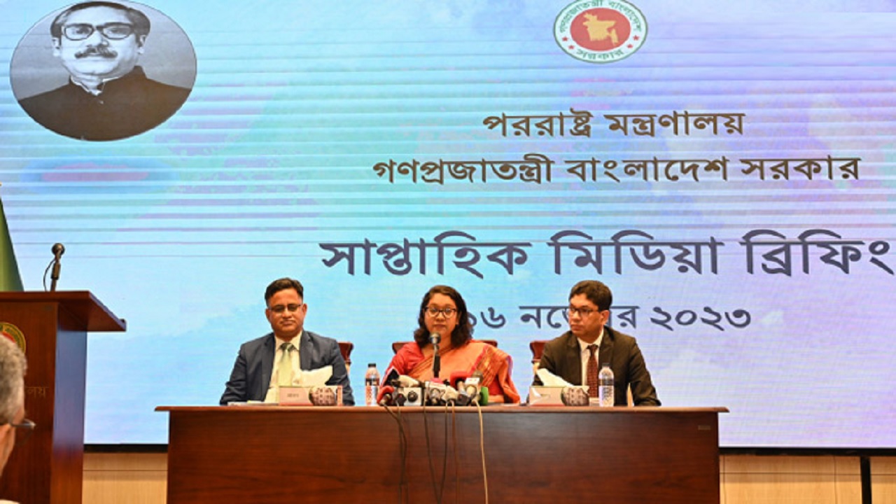 সাপ্তাহিক মিডিয়া ব্রিফিংয়ে কথা বলছেন পররাষ্ট্র মন্ত্রণালয়ের মুখপাত্র সেহেলী সাবরীন। ছবি : সংগৃহীত