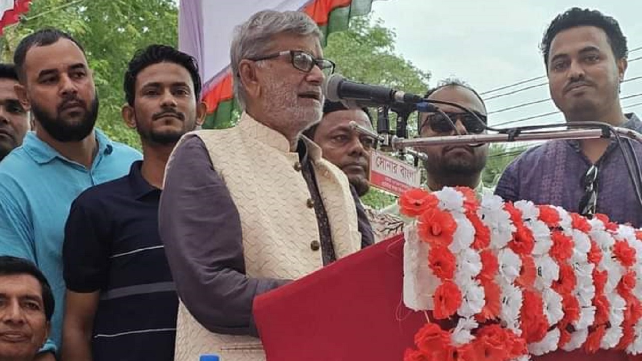 সুনামগঞ্জের জগন্নাথপুরে বক্তব্য দিচ্ছেন পরিকল্পনামন্ত্রী এম এ মান্নান। ছবি : কালবেলা