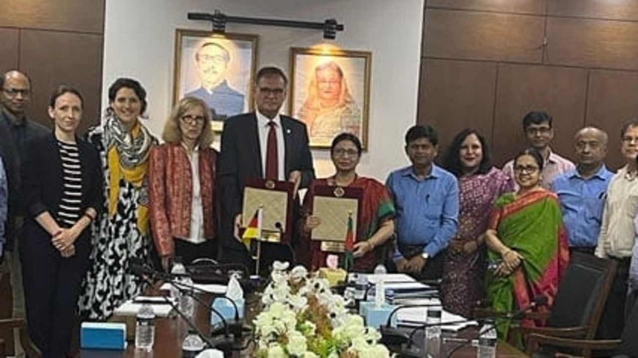 বাংলাদেশ ও জার্মানির মধ্যে ২৫.৫ মিলিয়ন ইউরো’র তিনটি চুক্তি স্বাক্ষরিত হয়েছে। ছবি : সংগৃহীত
