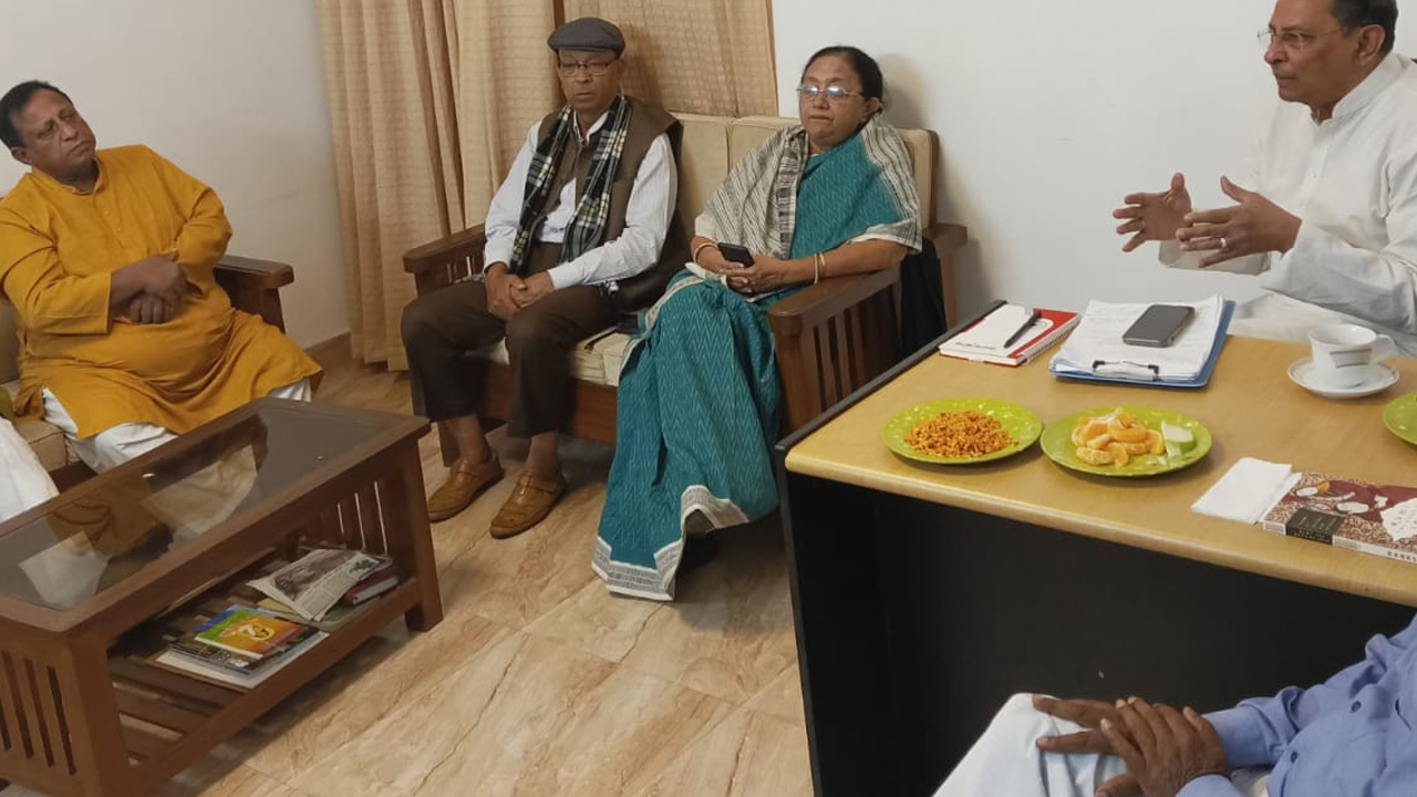 জাসদের কেন্দ্রীয় কার্যালয়ে অনুষ্ঠিত দলের স্থায়ী কমিটির সভা। ছবি : কালবেলা