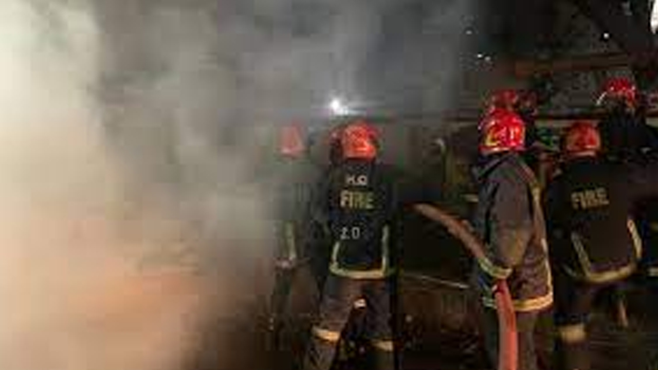 পুরোনো ছবি।