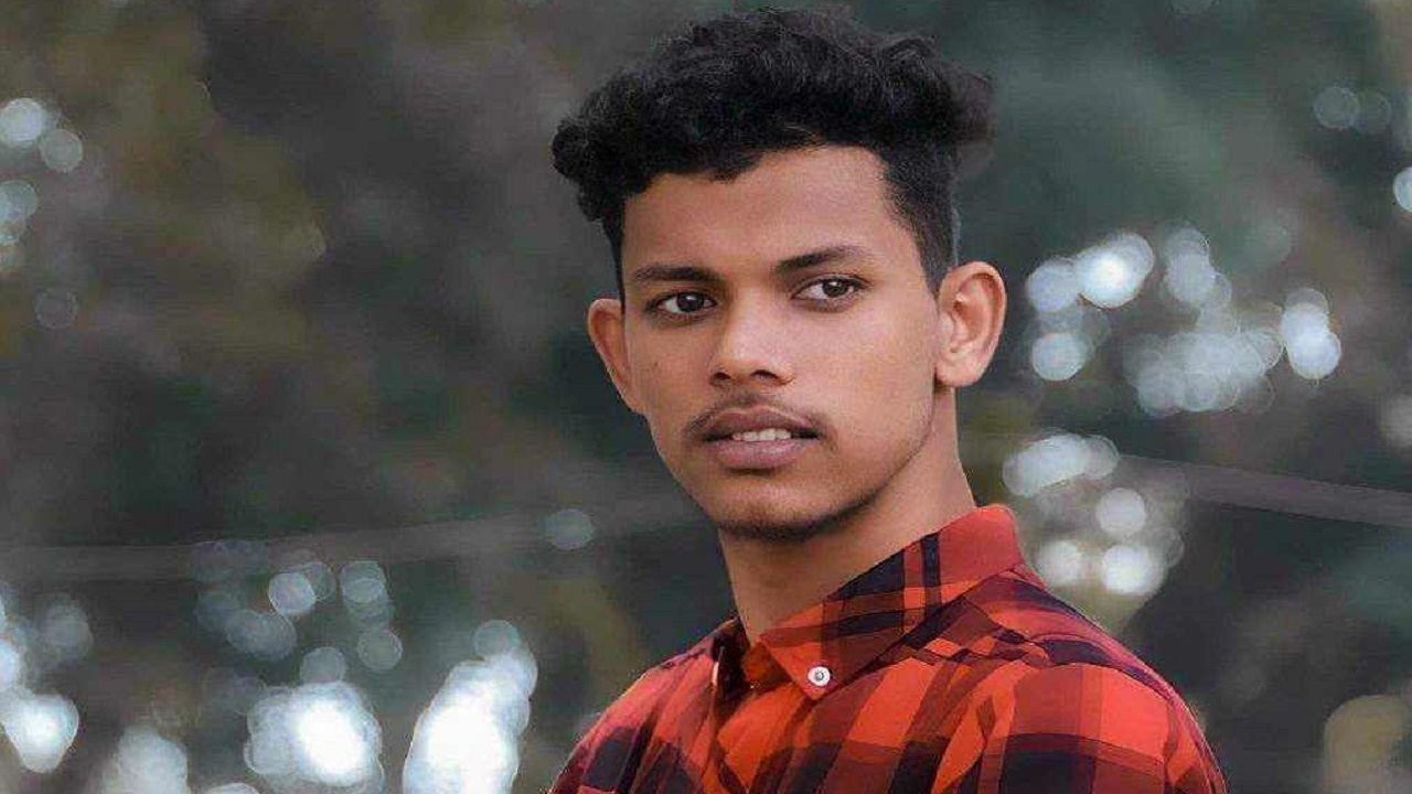 জেলা ছাত্রলীগের সভাপতি নাজমুল ইসলাম গ্রুপের সক্রিয় কর্মী আরিফ। ছবি : সংগৃহীত