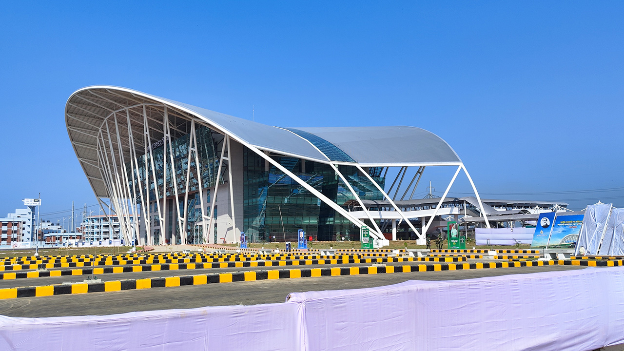 কক্সবাজার আইকনিক রেলস্টেশন। ছবি : কালবেলা