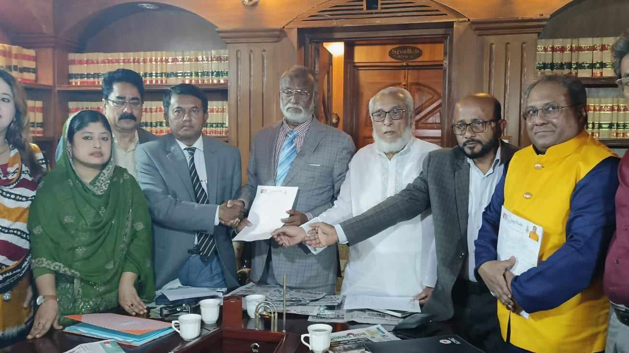 নির্বাচনে অংশগ্রহণের জন্য দলীয় মনোনয়ন ফরম বিক্রি শুরু করেছে তৃণমূল বিএনপি। ছবি: সংগৃহীত
