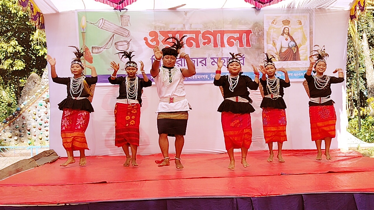 নানা আয়োজনের মধ্য দিয়ে উৎযাপন করেছেন ঐতিহ্যবাহী ওয়ানগালা উৎসব। ছবি : কালবেলা