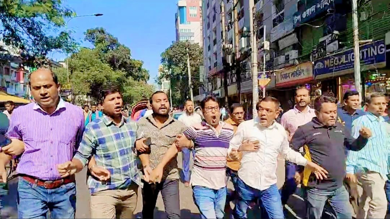 রাজধানীতে যুবদলের বিক্ষোভ মিছিল। ছবি : কালবেলা