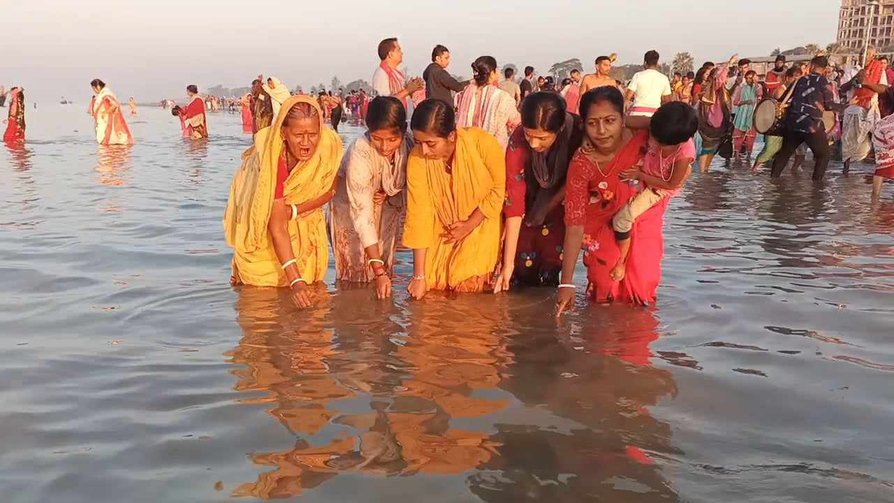 কুয়াকাটায় শেষ হলো রাস উৎসব।