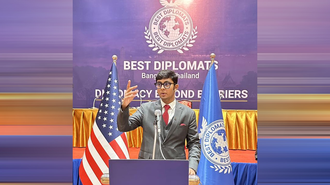 দ্বিতীয় সেরা কূটনীতিক বাংলাদেশি শিক্ষার্থী আহবাব। সৌজন্য ছবি