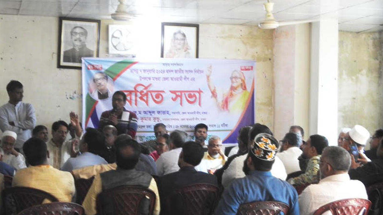 বর্ধিত সভায় বক্তব্য রাখছেন সাকিবের বাবা মাশরুর রেজা। ছবি : সংগৃহীত