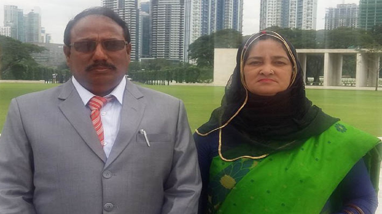 অধ্যাপক গোলাম মোস্তফা ও তার স্ত্রী মার্জিয়া সুলতানা। ছবি : সংগৃহীত