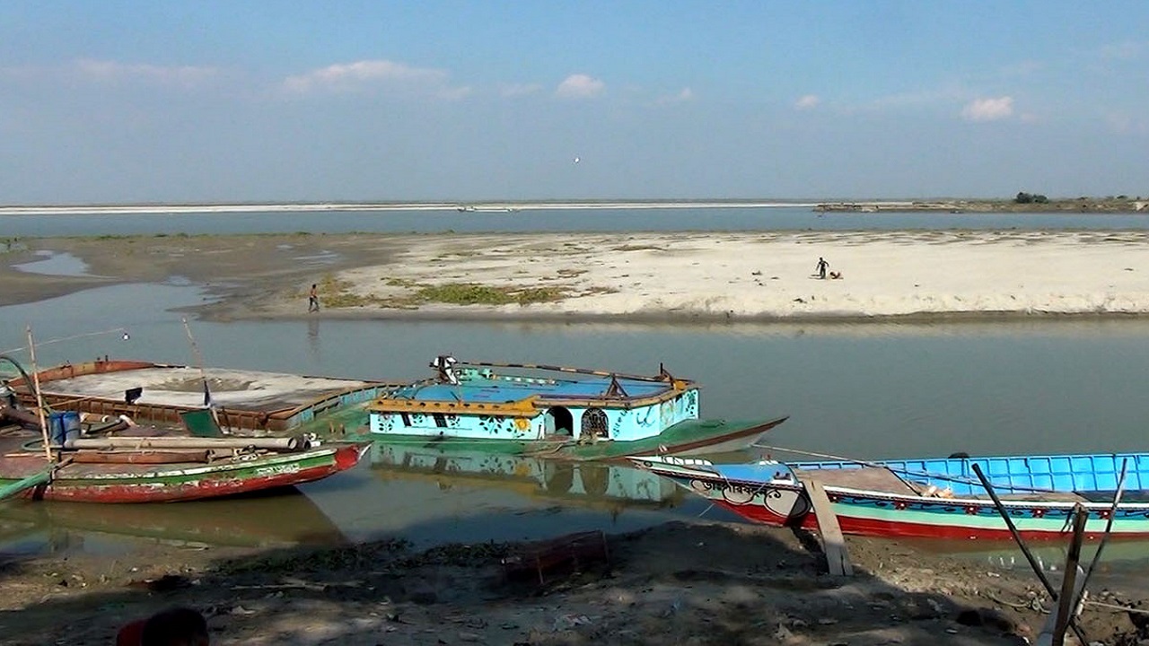 ফরিদপুর নদী বন্দর। ছবি : কালবেলা