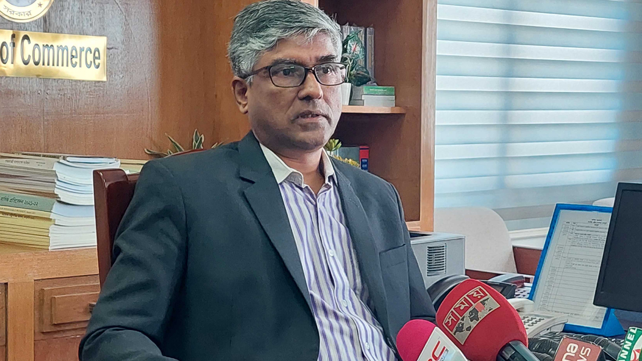 বাণিজ্য মন্ত্রণালয়ের সিনিয়র সচিব তপন কান্তি ঘোষ। পুরোনো ছবি