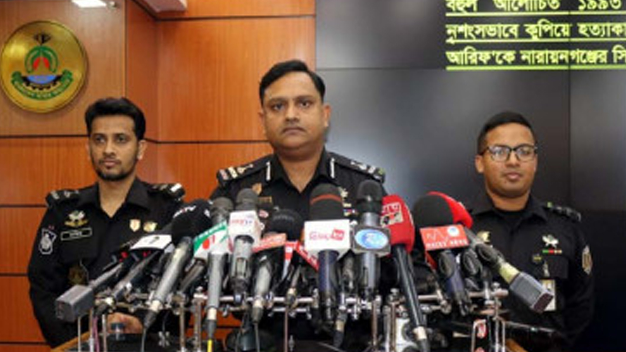 র‌্যাবের লিগ্যাল অ্যান্ড মিডিয়া উইংয়ের পরিচালক কমান্ডার খন্দকার আল মঈন। ছবি : সংগৃহীত