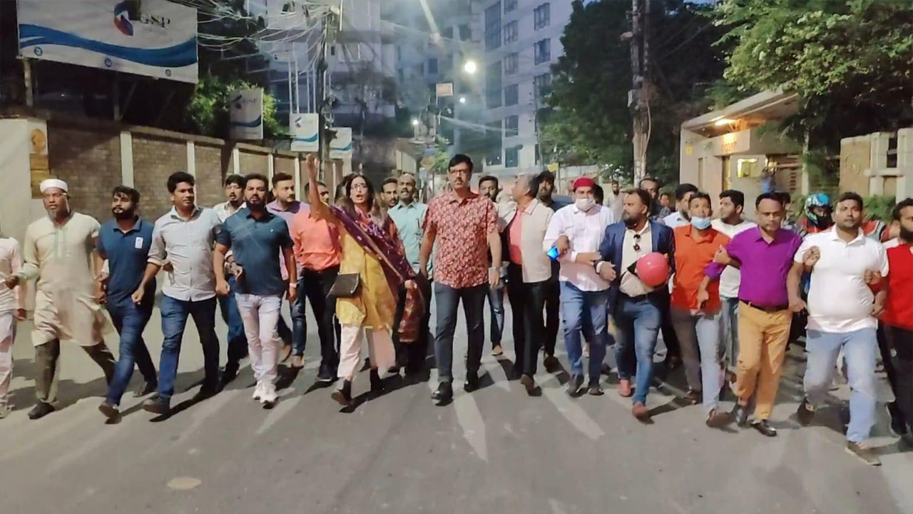রাজধানীর পরীবাগ এলাকায় ঢাকা জেলা বিএনপি ও অঙ্গসংগঠনের বিক্ষোভ মিছিল। ছবি : কালবেলা