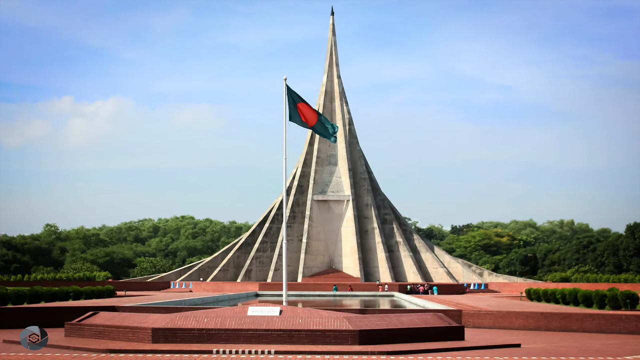 মহান বিজয় দিবস উদযাপন উপলক্ষে সাভারের জাতীয় স্মৃতিসৌধে দর্শনার্থীদের প্রবেশে নিষেধাজ্ঞা আরোপ করেছে গণপূর্ত বিভাগ।ছবি: সংগৃহীত
