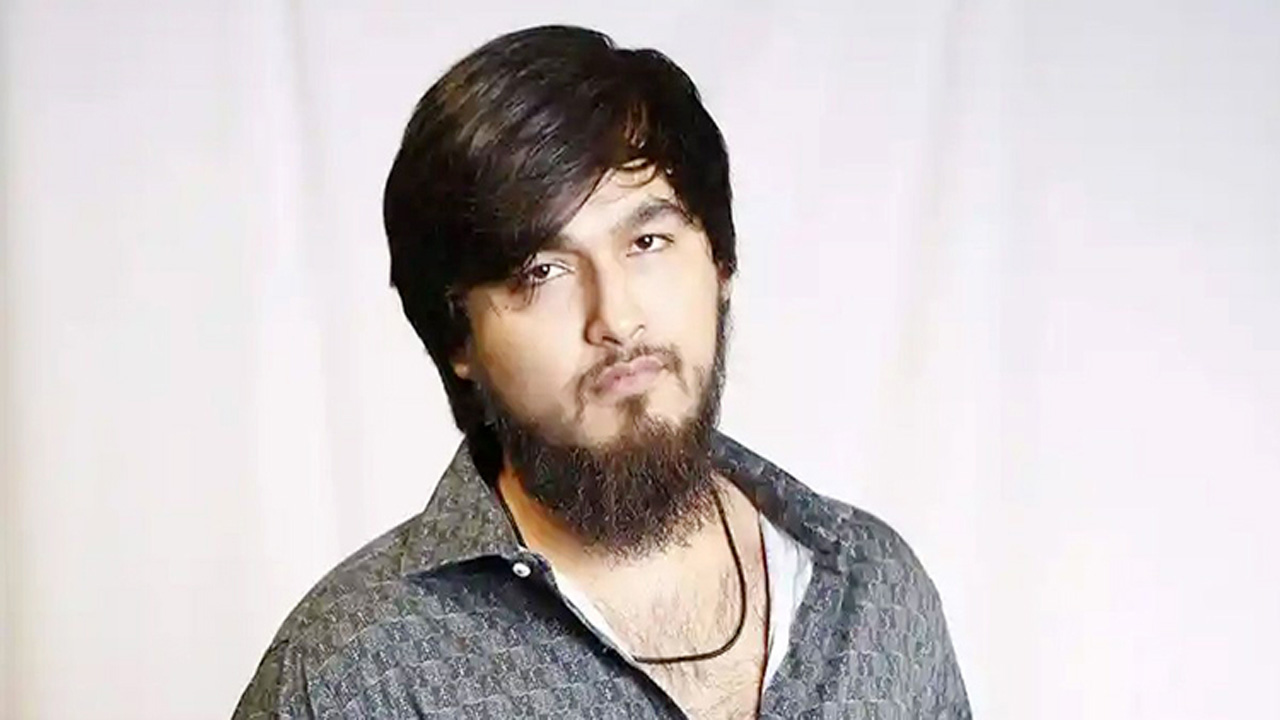 গায়ক মাইনুল আহসান নোবেল। ছবি: সংগৃহীত