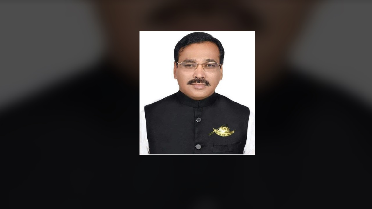 স্বতন্ত্র প্রার্থী আওয়ামী লীগের মনোনয়নবঞ্চিত সংসদ সদস্য মোয়াজ্জেম হোসেন রতন। ছবি : সংগৃহীত