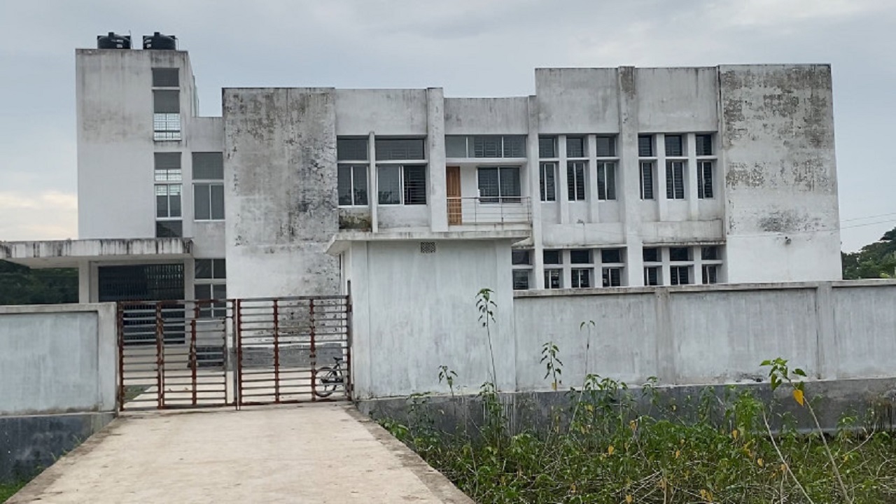 বরগুনা উপজেলা সাব-রেজিস্ট্রি কার্যালয়। ছবি : কালবেলা