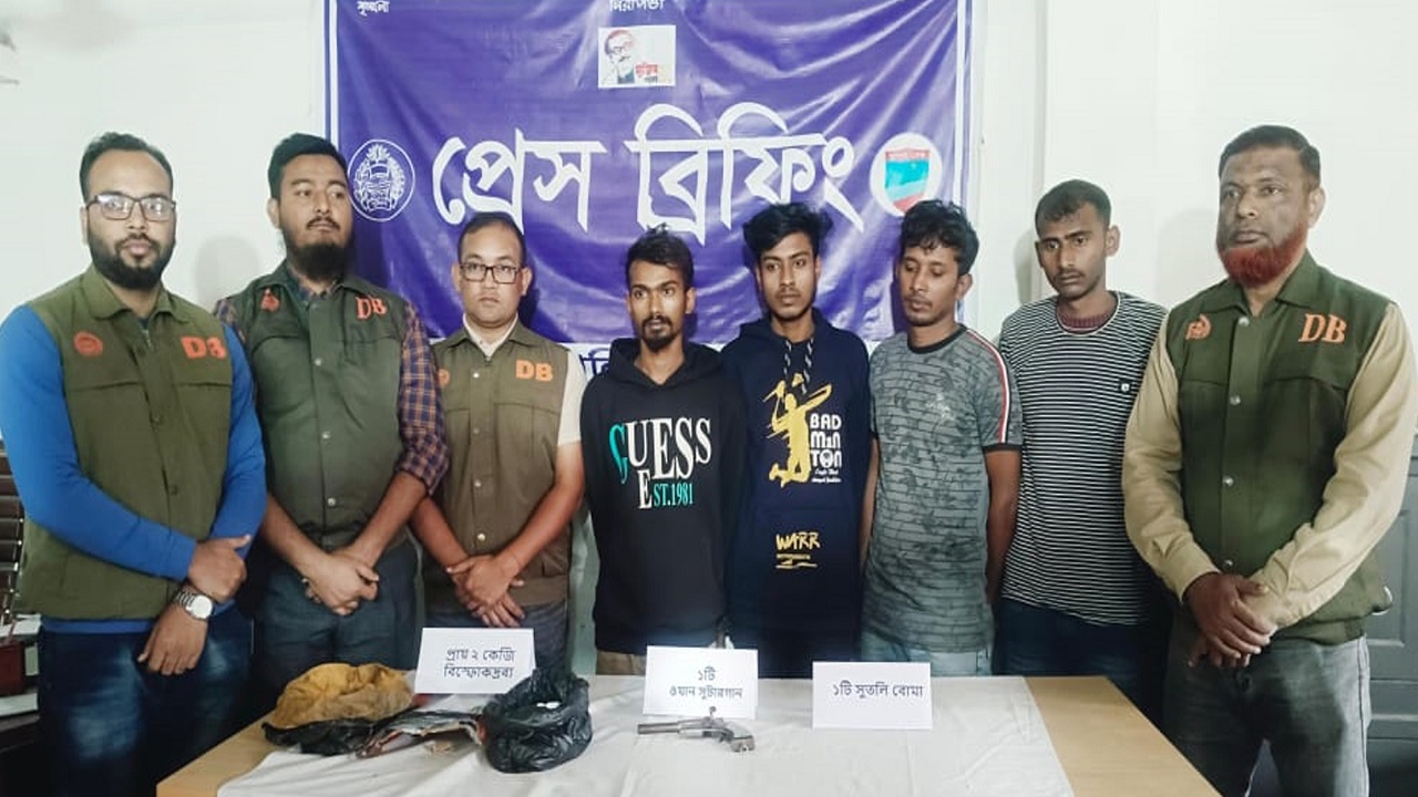 গ্রেপ্তারকৃত আসামিরা। ছবি : কালবেলা
