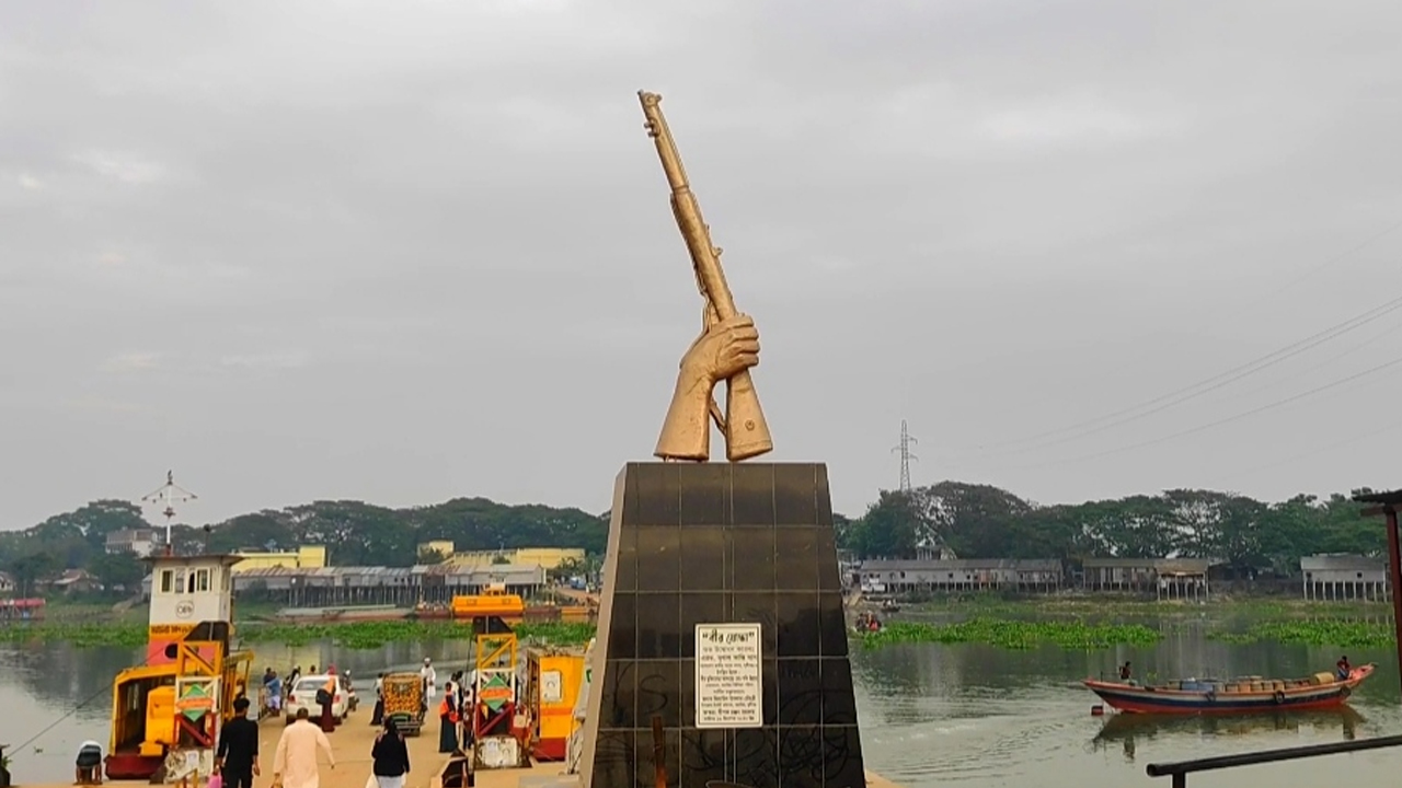 গজারিয়ায় মুক্তিযুদ্ধের স্মৃতিস্তম্ভ। ছবি : কালবেলা