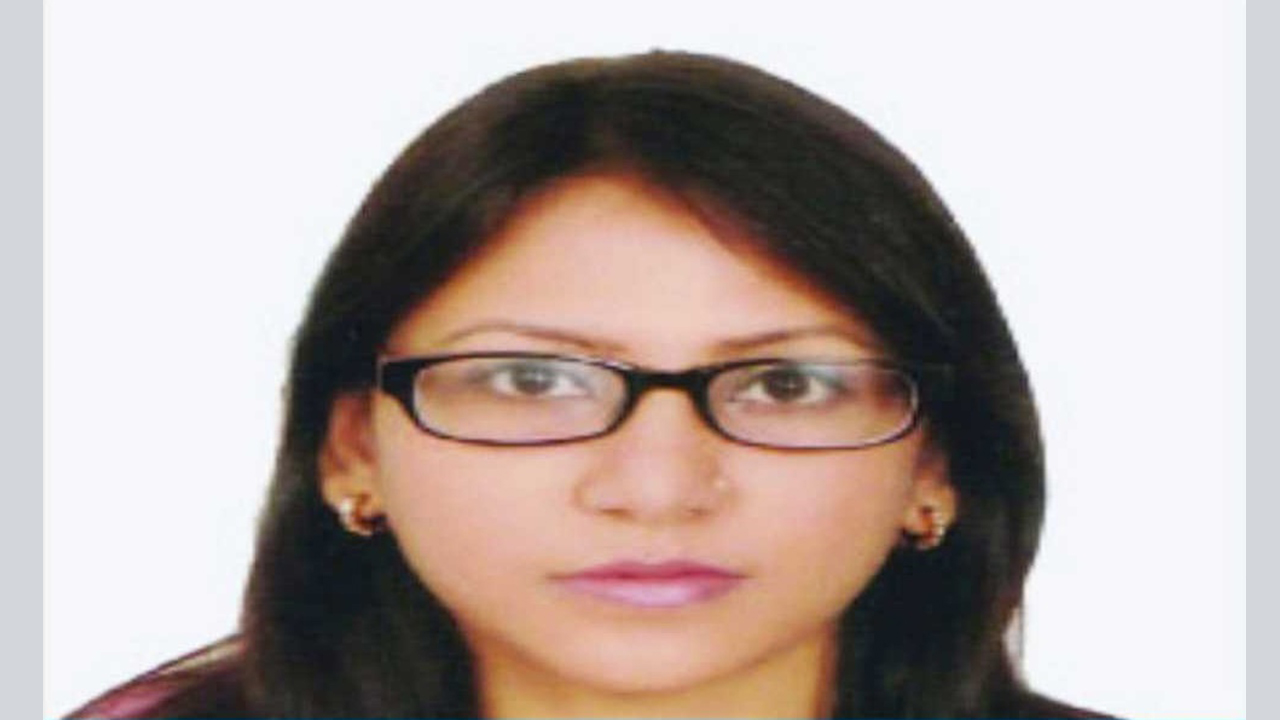 বেরোবি লোকপ্রশাসন বিভাগের প্রভাষক মাশরেকী মুস্তারী। ছবি : কালবেলা